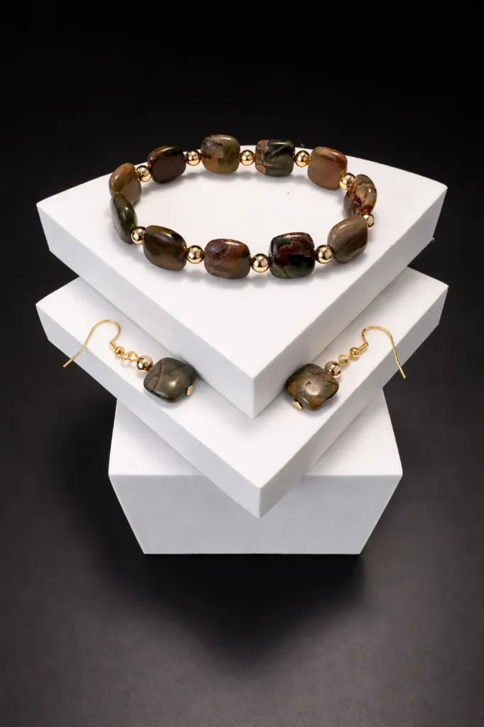 Woman of Discernment